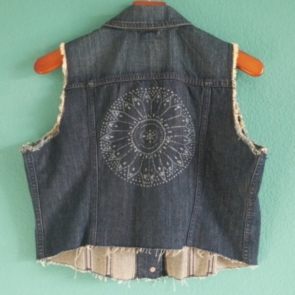 NWT {Levi's} Denim Cutoff Distressed Button Down Vest